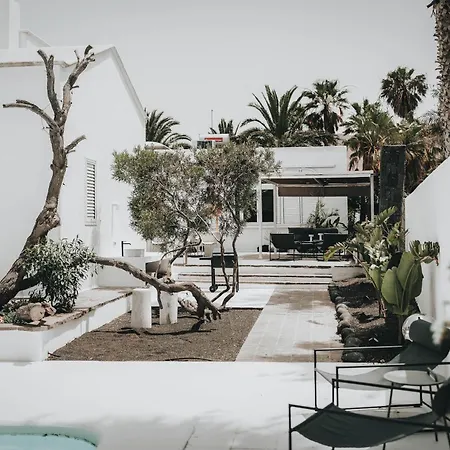Villa Amonita - Heated Pool, Luxurious Space Tiagua