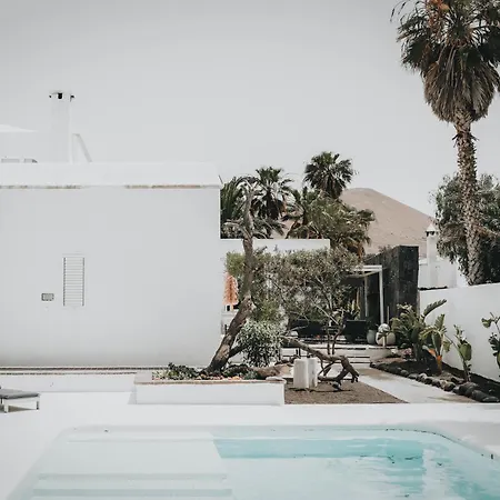 Villa Amonita - Heated Pool, Luxurious Space