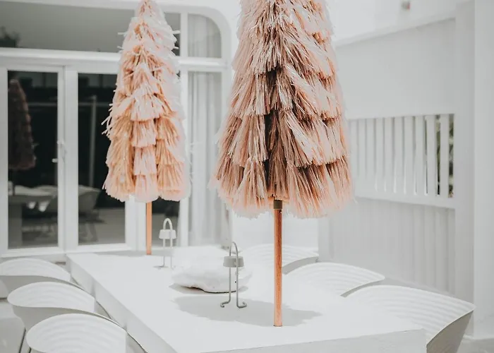 Amonita - Luxurious Space, Private Pool Villa *