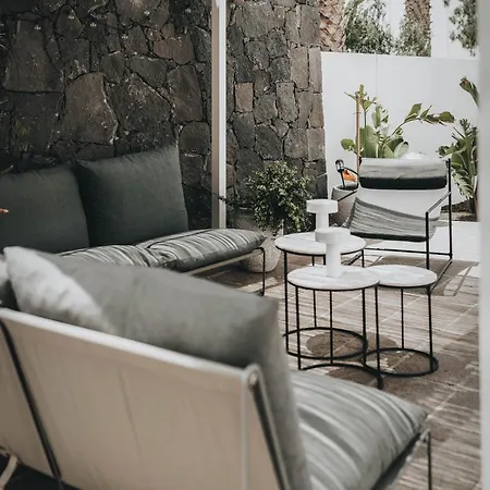 Amonita - Luxurious Space, Private Pool * Tiagua