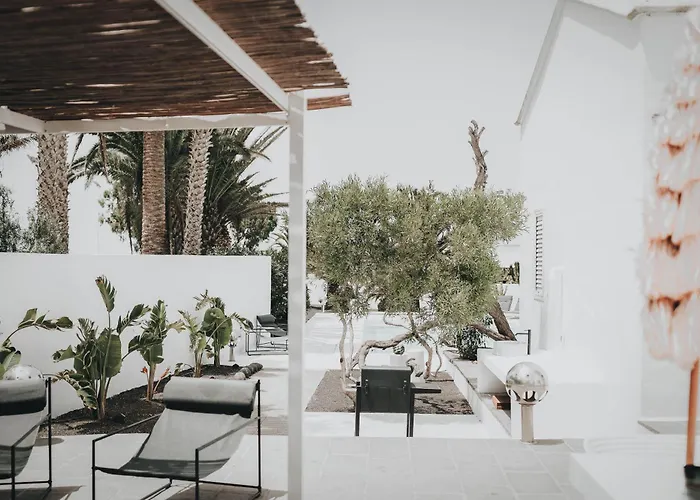 Villa Amonita - Luxurious Space, Private Pool Tiagua