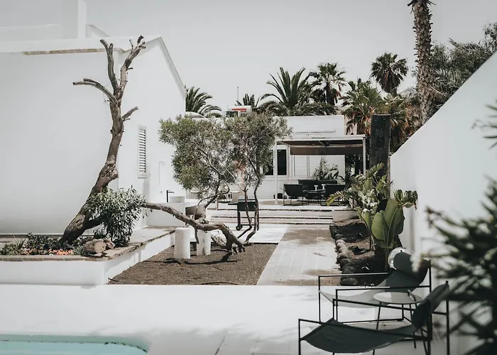 Villa Amonita - Luxurious Space, Private Pool Tiagua