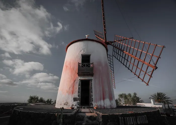 Amonita - Luxurious Space, Private Pool Tiagua