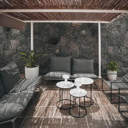 Amonita - Luxurious Space, Private Pool Tiagua